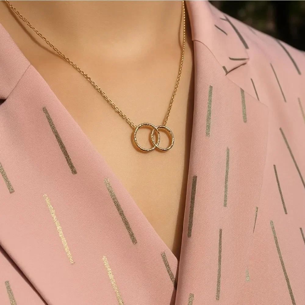 ☔️🩵⏭️NWT 14k Sterling Silver Interlocking Double Circle Necklace